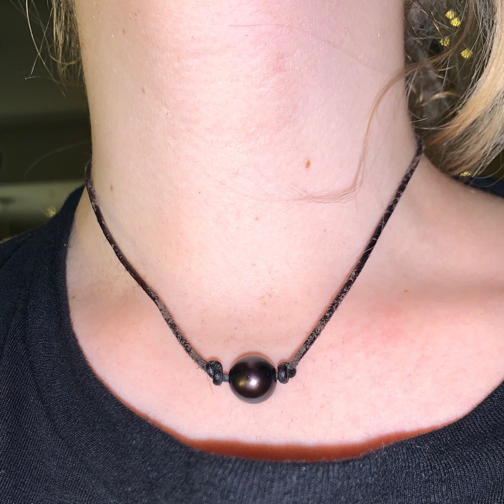 SEASIDE PEARLS black single pearl necklace